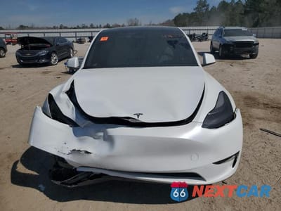Piąte zdjęcie samochodu w środku: 2024 TESLA MODEL Y VIN:7SAYGDEE9RA220049 - miniatura