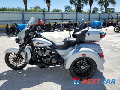 Trzecie zdjęcie samochodu z tyłu: 2025 HARLEY-DAVIDSON FLHTCUTG VIN:1HD1MAF11SB850482 - miniatura