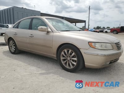 Czwarte zdjęcie samochodu z boku: 2008 HYUNDAI AZERA SE VIN:KMHFC46F98A288638 - miniatura