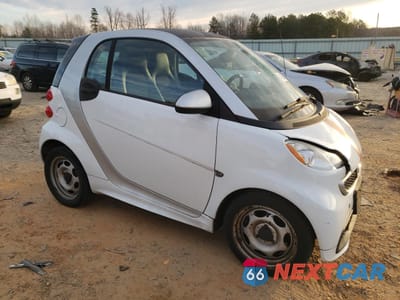 Czwarte zdjęcie samochodu z boku: 2015 SMART FORTWO PURE VIN:WMEEJ3BA7FK808208 - miniatura