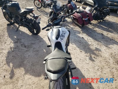 Zdjęcie 6 z 9 samochodu: 2015 YAMAHA FZ07 C VIN:JYARM06Y9FA000067 - miniatura