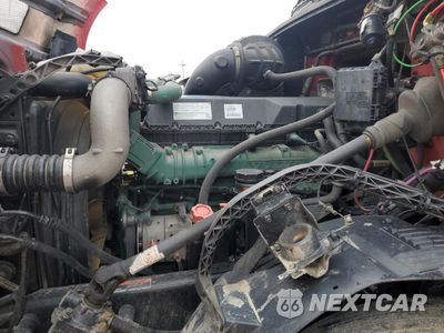 Zdjęcie 7 z 10 samochodu: 2018 VOLVO VNL SEMI TRUCK VIN:4V4NC9EHXJN992592 - miniatura