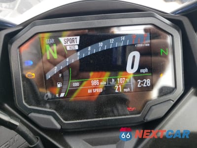 Zdjęcie 7 z 11 samochodu: 2025 KAWASAKI ZX400 S VIN:ML5ZXCS12SDA30927 - miniatura