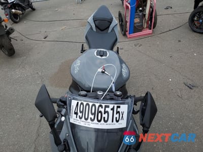 Piąte zdjęcie samochodu w środku: 2019 KAWASAKI ZX636 K VIN:JKBZXJG14KA001341 - miniatura