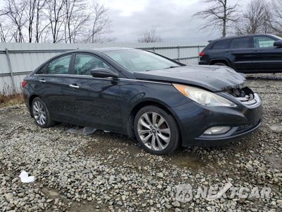 Czwarte zdjęcie samochodu z boku: 2013 HYUNDAI SONATA SE VIN:5NPEC4AC6DH573510 - miniatura