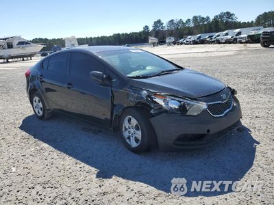 Czwarte zdjęcie samochodu z boku: 2016 KIA FORTE LX VIN:KNAFK4A6XG5540447 - miniatura