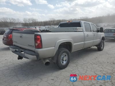 Trzecie zdjęcie samochodu z tyłu: 2004 CHEVROLET SILVERADO K3500 VIN:1GCHK33294F245071 - miniatura