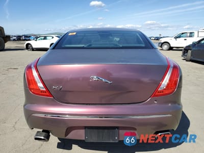 Zdjęcie 6 z 13 samochodu: 2011 JAGUAR XJ VIN:SAJWA1CBXBLV09848 - miniatura