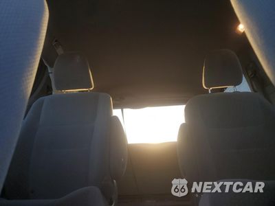 Zdjęcie 10 z 15 samochodu: 2019 TOYOTA SIENNA LE VIN:5TDKZ3DC1KS966037 - miniatura