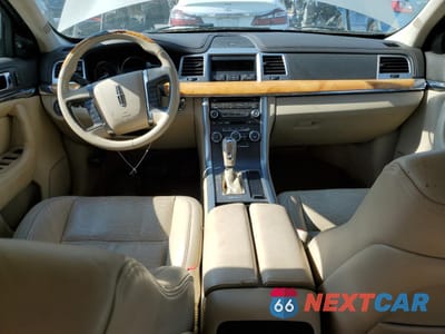 Zdjęcie 8 z 12 samochodu: 2011 LINCOLN MKS VIN:1LNHL9DR8BG614534 - miniatura