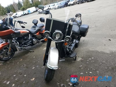 Drugie zdjęcie samochodu z przodu: 2018 HARLEY-DAVIDSON FLHC HERITAGE CLASSIC VIN:1HD1YAJ17JC052878 - miniatura