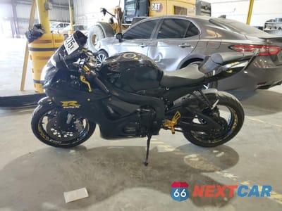 Trzecie zdjęcie samochodu z tyłu: 2022 SUZUKI GSX-R750 VIN:JS1GR7MA0N7100043 - miniatura