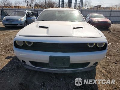 Piąte zdjęcie samochodu w środku: 2021 DODGE CHALLENGER SXT VIN:2C3CDZAG0MH505639 - miniatura