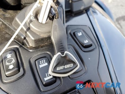 Zdjęcie 8 z 10 samochodu: 2020 CAN-AM SPYDER ROADSTER RT VIN:2BXNBDD2XLV000348 - miniatura
