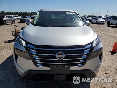 Piąte zdjęcie samochodu w środku: 2025 NISSAN ROGUE SV VIN:5N1BT3BA7SC781961 - miniatura