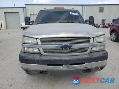 Piąte zdjęcie samochodu w środku: 2004 CHEVROLET SILVERADO K3500 VIN:1GCHK33294F245071 - miniatura