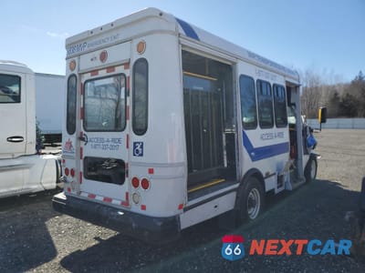 Czwarte zdjęcie samochodu z boku: 2019 FORD ECONOLINE E350 SUPER DUTY CUTAWAY VAN VIN:1FDEE3F60KDC49412 - miniatura