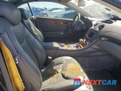 Zdjęcie 10 z 12 samochodu: 2005 MERCEDES-BENZ SL 500 VIN:WDBSK75F65F100213 - miniatura