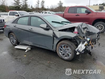 Czwarte zdjęcie samochodu z boku: 2024 HYUNDAI ELANTRA BLUE VIN:KMHLM4DJ2RU094041 - miniatura