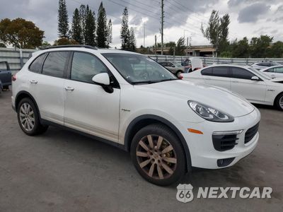 Czwarte zdjęcie samochodu z boku: 2016 PORSCHE CAYENNE SE HYBRID VIN:WP1AE2A26GLA63905 - miniatura