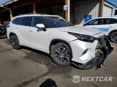 Czwarte zdjęcie samochodu z boku: 2022 TOYOTA HIGHLANDER XLE VIN:5TDGZRBH8NS592604 - miniatura