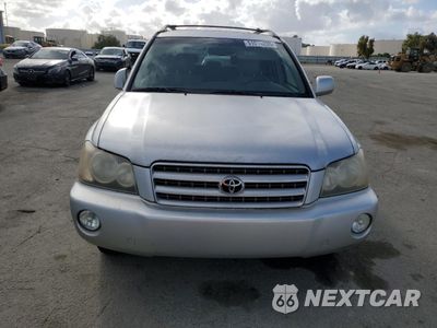 Piąte zdjęcie samochodu w środku: 2002 TOYOTA HIGHLANDER LIMITED VIN:JTEHF21A320061197 - miniatura
