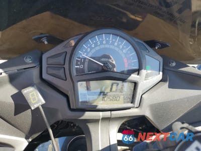 Zdjęcie 7 z 9 samochodu: 2012 KAWASAKI EX650 EC VIN:JKAEXEE18CDA05280 - miniatura