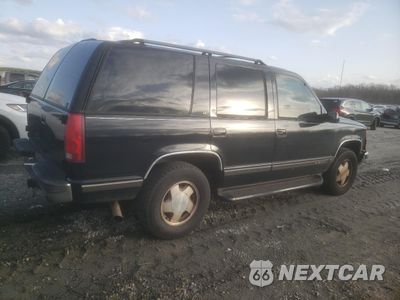Trzecie zdjęcie samochodu z tyłu: 1997 CHEVROLET TAHOE K1500 VIN:1GNEK13R1VJ415871 - miniatura