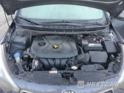 Zdjęcie 12 z 13 samochodu: 2016 KIA FORTE LX VIN:KNAFK4A60G5558858 - miniatura