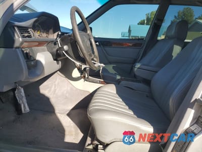 Zdjęcie 7 z 12 samochodu: 1995 MERCEDES-BENZ E 300D VIN:WDBEB31E5SC149970 - miniatura