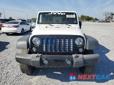 Piąte zdjęcie samochodu w środku: 2018 JEEP WRANGLER UNLIMITED SPORT VIN:1C4BJWDG1JL924818 - miniatura