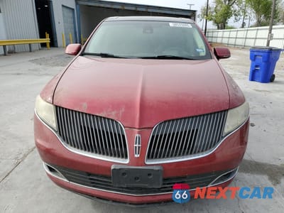 Piąte zdjęcie samochodu w środku: 2013 LINCOLN MKT VIN:2LMHJ5AT7DBL50249 - miniatura