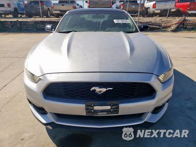 Piąte zdjęcie samochodu w środku: 2017 FORD MUSTANG VIN:1FA6P8AM4H5333585 - miniatura