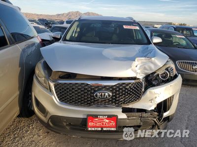 Piąte zdjęcie samochodu w środku: 2016 KIA SORENTO LX VIN:5XYPGDA38GG014646 - miniatura