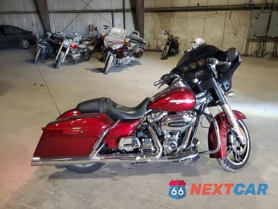 2017 HARLEY-DAVIDSON FLHX STREET GLIDE 1HD1KBC11HB689690 - główne zdjęcie licytacji z USA - miniatura