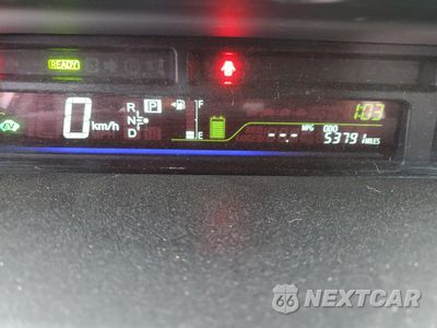 Zdjęcie 9 z 14 samochodu: 2014 TOYOTA PRIUS V VIN:JTDZN3EU2E3364187 - miniatura