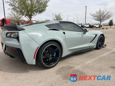 Czwarte zdjęcie samochodu z boku: 2017 CHEVROLET CORVETTE STINGRAY 2LT VIN:1G1YD2D76H5111038 - miniatura