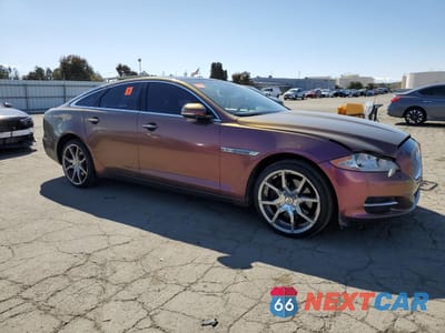 Czwarte zdjęcie samochodu z boku: 2011 JAGUAR XJ VIN:SAJWA1CBXBLV09848 - miniatura