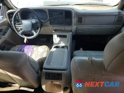Zdjęcie 8 z 14 samochodu: 2001 CHEVROLET SUBURBAN K1500 VIN:3GNFK16T41G213761 - miniatura