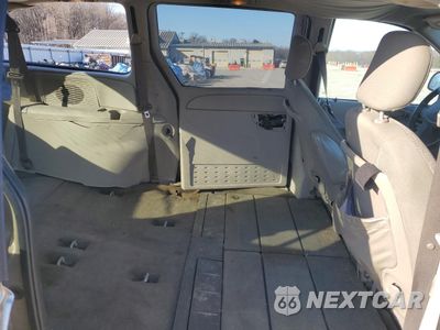 Zdjęcie 12 z 16 samochodu: 2006 DODGE GRAND CARAVAN SXT VIN:2D4GP44L66R825631 - miniatura