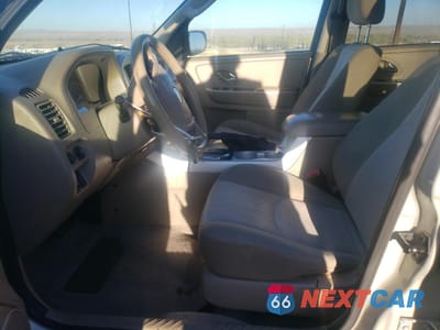 Zdjęcie 7 z 15 samochodu: 2005 MERCURY MARINER VIN:4M2YU56135DJ09776 - miniatura