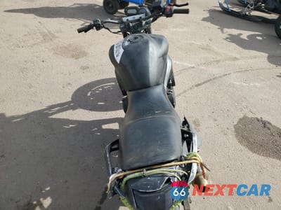 Zdjęcie 6 z 8 samochodu: 2006 YAMAHA FZ6 S VIN:JYARJ08E66A005559 - miniatura