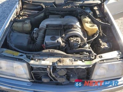 Zdjęcie 11 z 12 samochodu: 1995 MERCEDES-BENZ E 300D VIN:WDBEB31E5SC149970 - miniatura