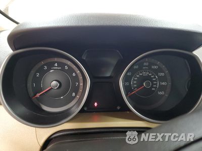 Zdjęcie 9 z 14 samochodu: 2013 HYUNDAI ELANTRA GLS VIN:5NPDH4AE7DH368034 - miniatura