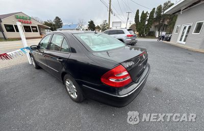 Trzecie zdjęcie samochodu z tyłu: 2005 MERCEDES-BENZ E 320 4MATIC VIN:WDBUF82J85X167076 - miniatura