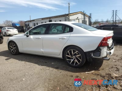 Drugie zdjęcie samochodu z przodu: 2020 VOLVO S60 T6 MOMENTUM VIN:7JRA22TK8LG045384 - miniatura