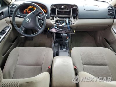 Zdjęcie 8 z 14 samochodu: 2005 TOYOTA CAMRY LE VIN:4T1BE32K15U531598 - miniatura