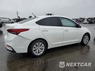 Trzecie zdjęcie samochodu z tyłu: 2018 HYUNDAI ACCENT SE VIN:3KPC24A39JE021798 - miniatura
