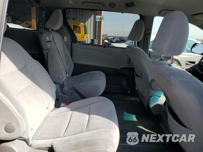Zdjęcie 12 z 15 samochodu: 2015 TOYOTA SIENNA LE VIN:5TDKK3DC9FS612177 - miniatura