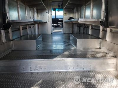 Zdjęcie 10 z 13 samochodu: 2020 FREIGHTLINER CHASSIS M LINE WALK-IN VAN VIN:4UZAC2EA2LCLZ6200 - miniatura